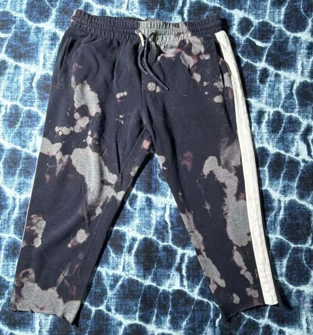 DIVIDED by H&M Men's Bleach Wash Jogger Sweatpants with Side Stripe